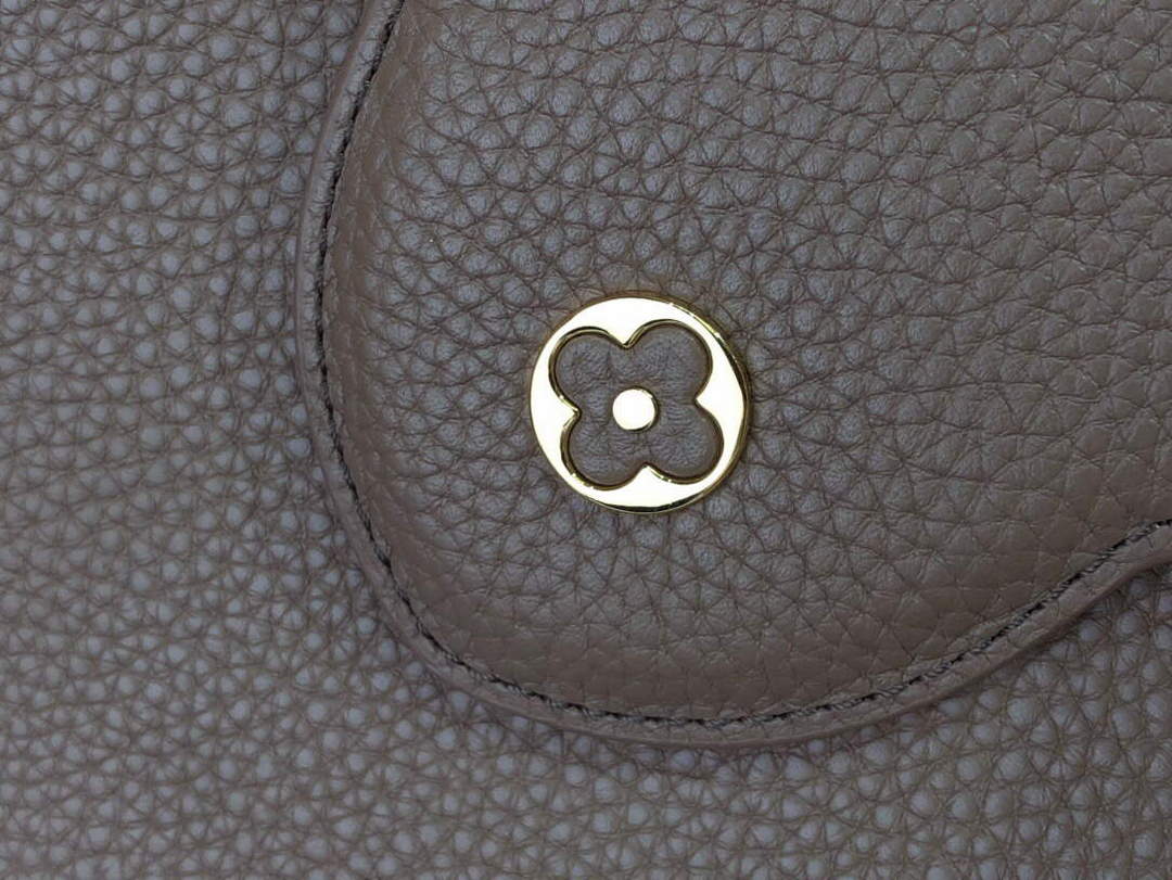 LV M59066 Louis Vuitton Capucines BB Handbag Light Brown