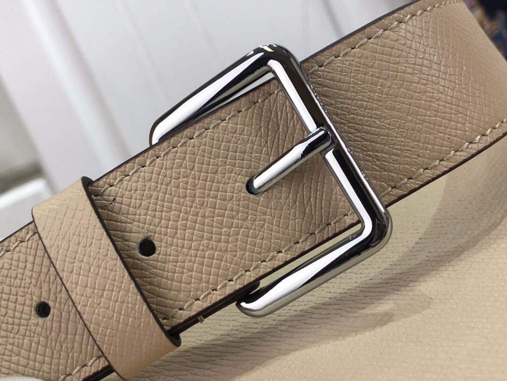 LV M30813 Louis Vuitton New Flap Messenger Beige
