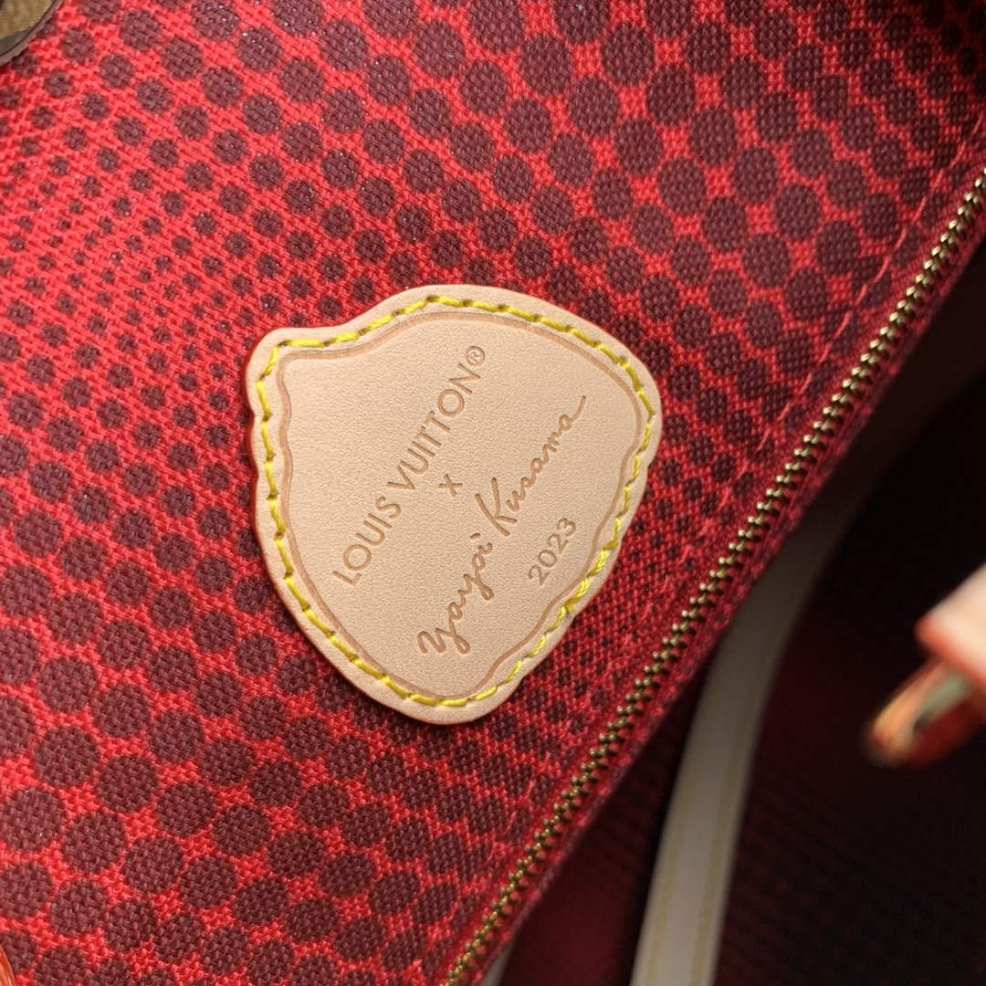 LV M46379 Louis Vuitton LV x YK Onthego MM Bag