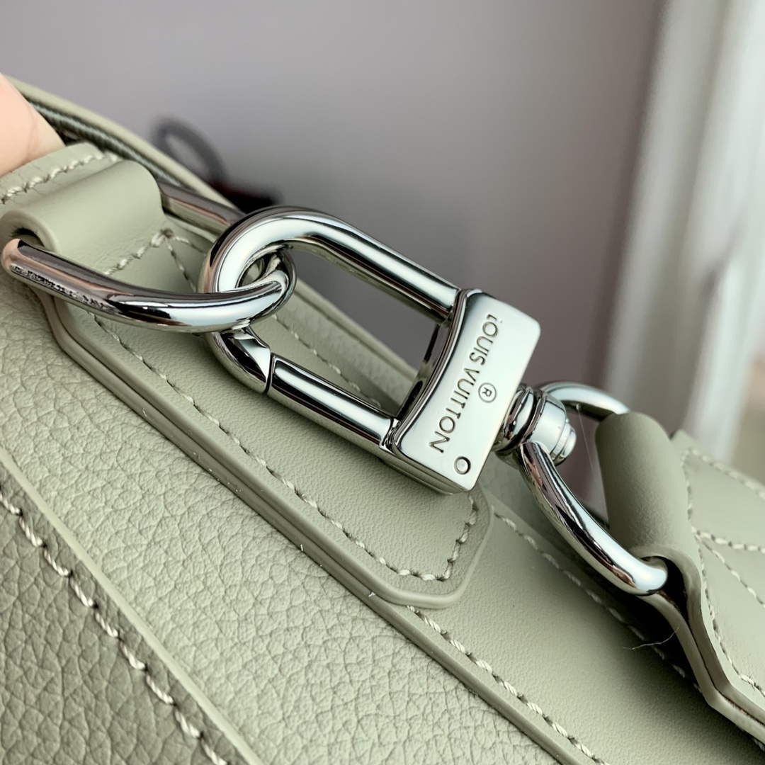 LV M22505 Louis Vuitton Takeoff Messenger Bag Sage