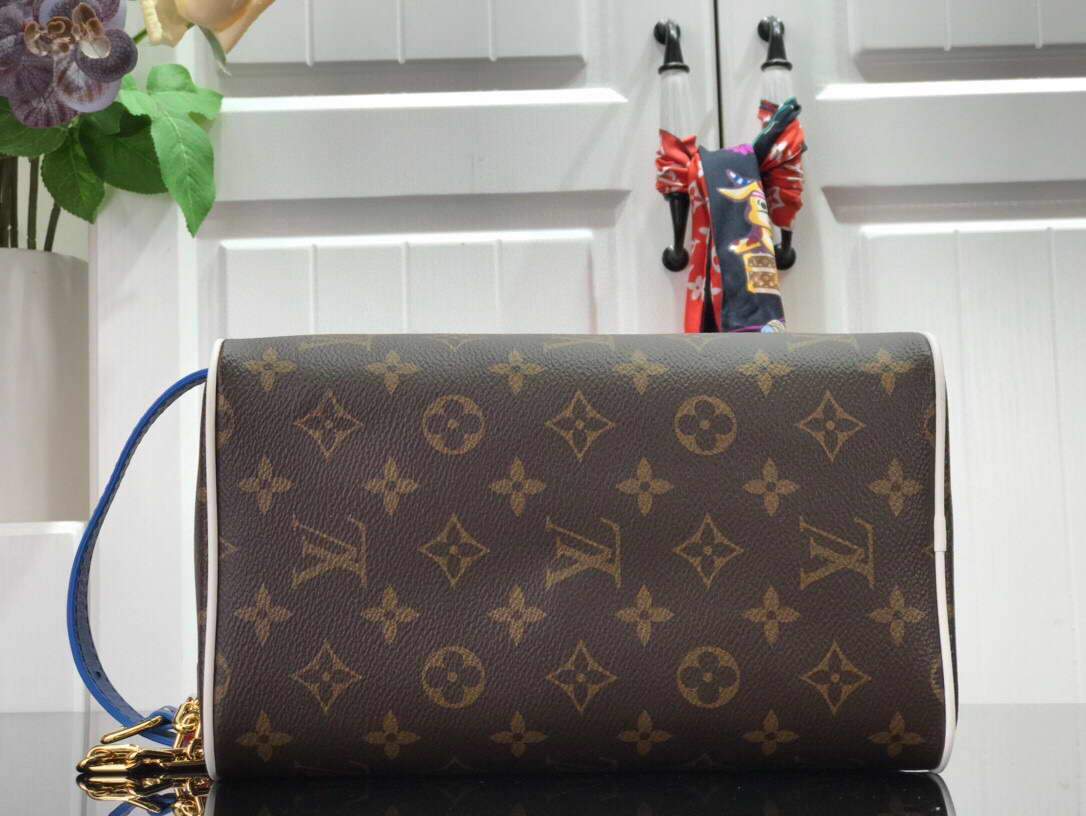 LV M45588 Louis Vuitton X NBA Cloakroom Dopp Kit Monogram Canvas