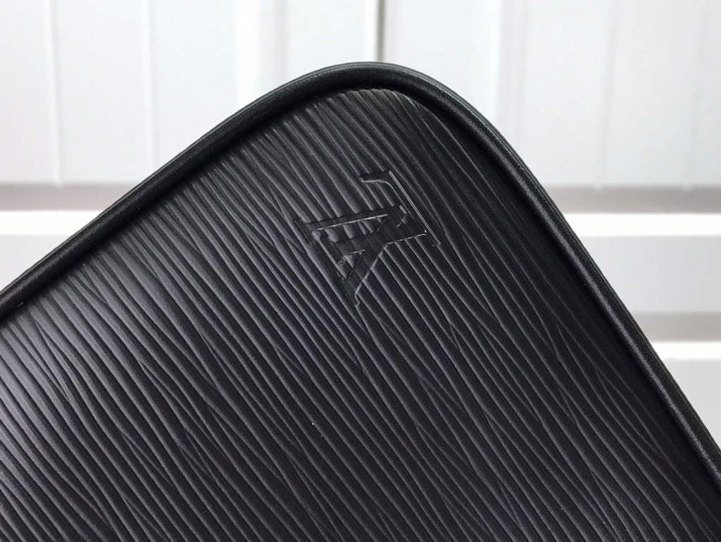 Louis Vuitton M80471 LV M80483 Easy Pouch On Strap Black