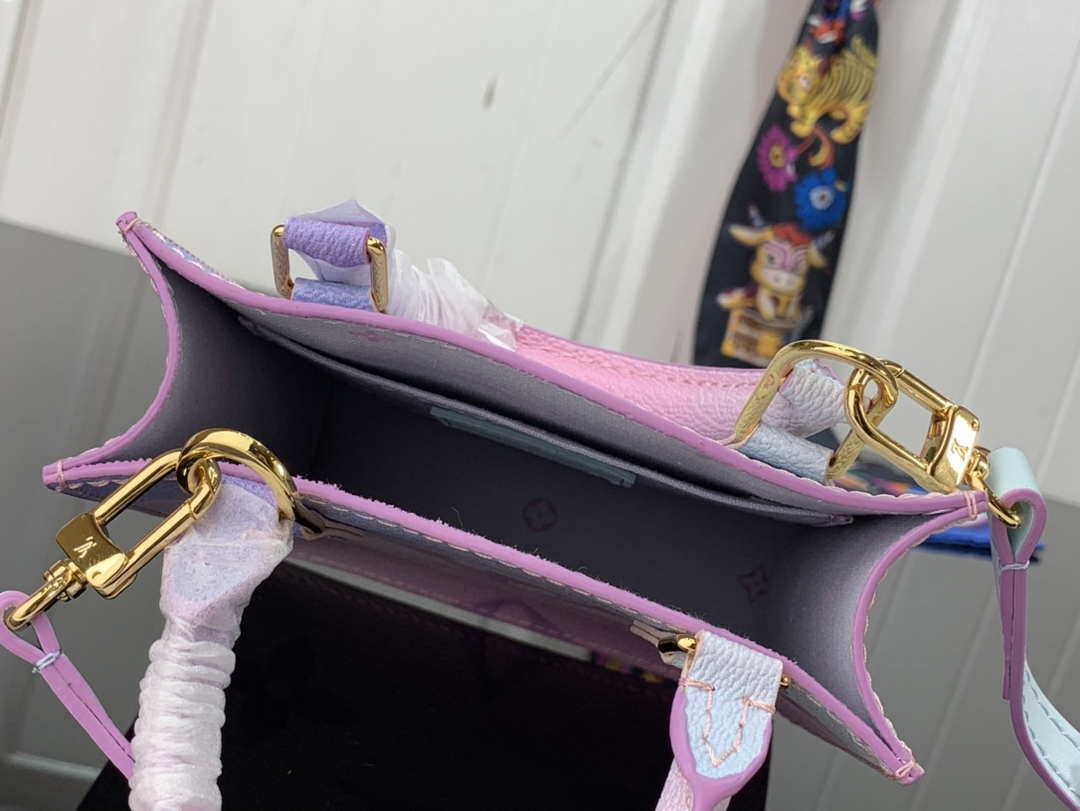 LV M81341 Louis Vuitton Louis Vuitton Petit Sac Plat Bag Monogram