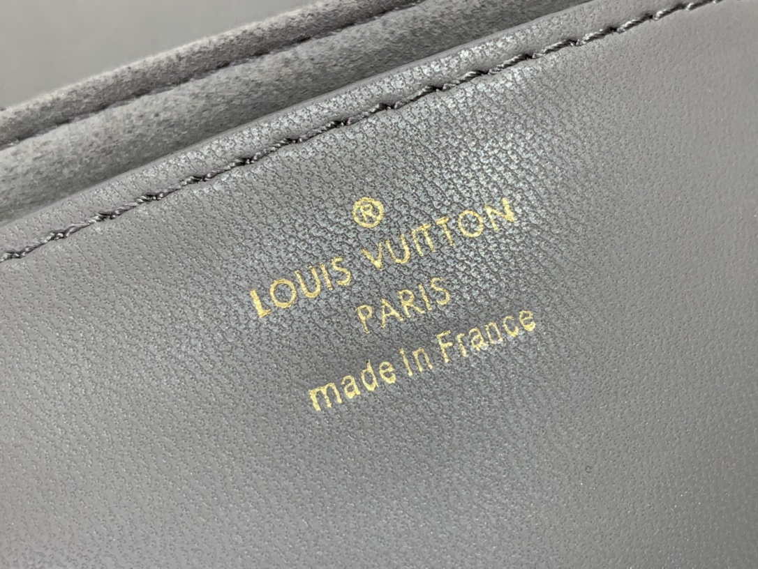 LV M56467 Louis Vuitton New Wave Multi-Pochette Leather M56466 Gray