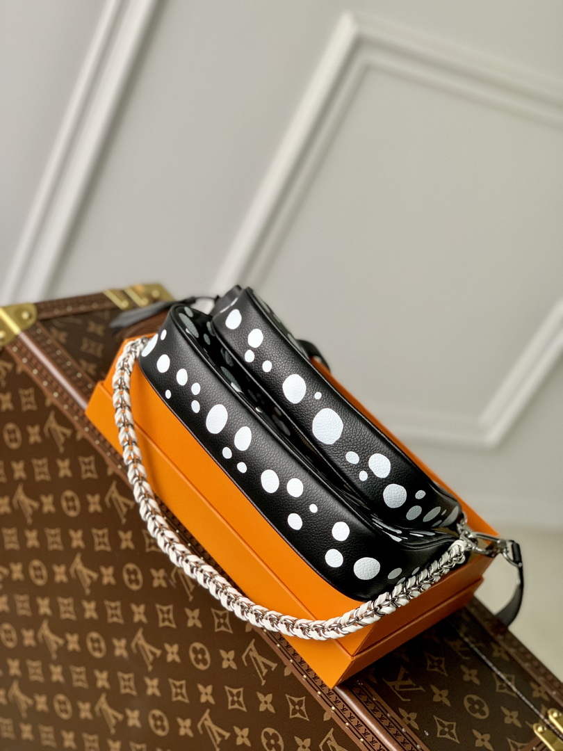 LV M46410 Louis Vuitton LV X YK Multi Pochette Accessoires Bag Monogram