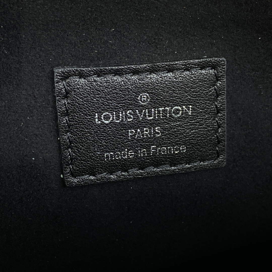 LV M21198 Louis Vuitton Coussin PM Bag Black