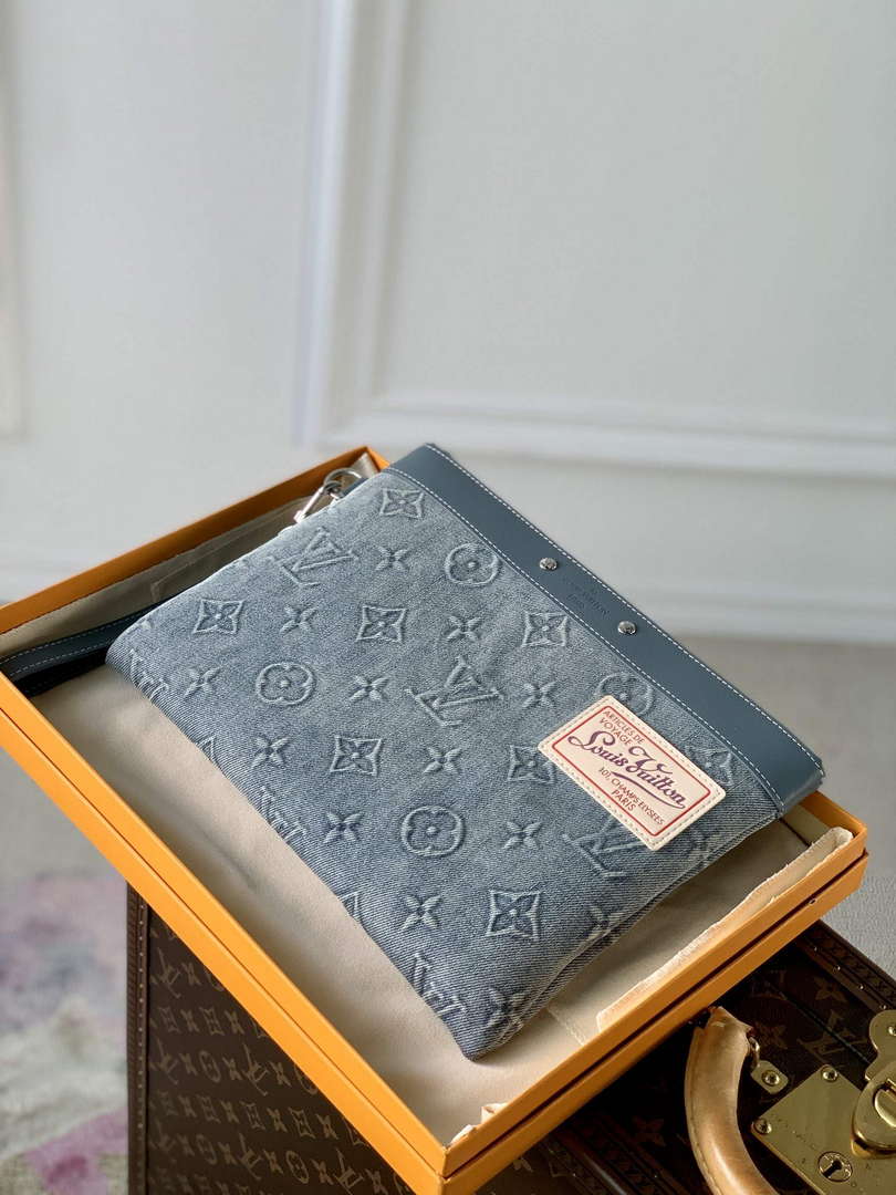 LV M82313 Louis Vuitton Pochette To-Go Bag