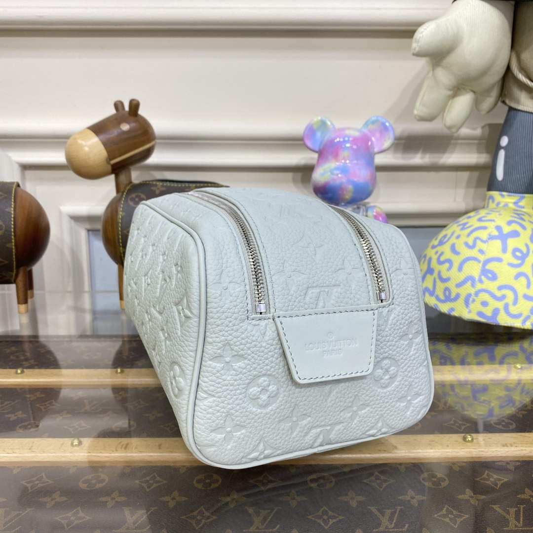 LV M82576 Louis Vuitton Dopp Kit Bag Off-white