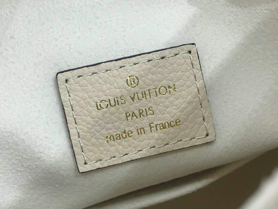 LV M45698 Louis Vuitton Marshmallow Bag M45697 Cream
