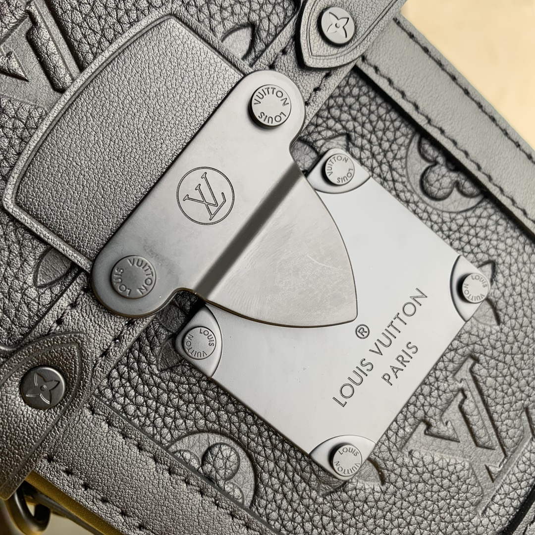LV M82077 Louis Vuitton Vertical Trunk Wearable Wallet black embossed