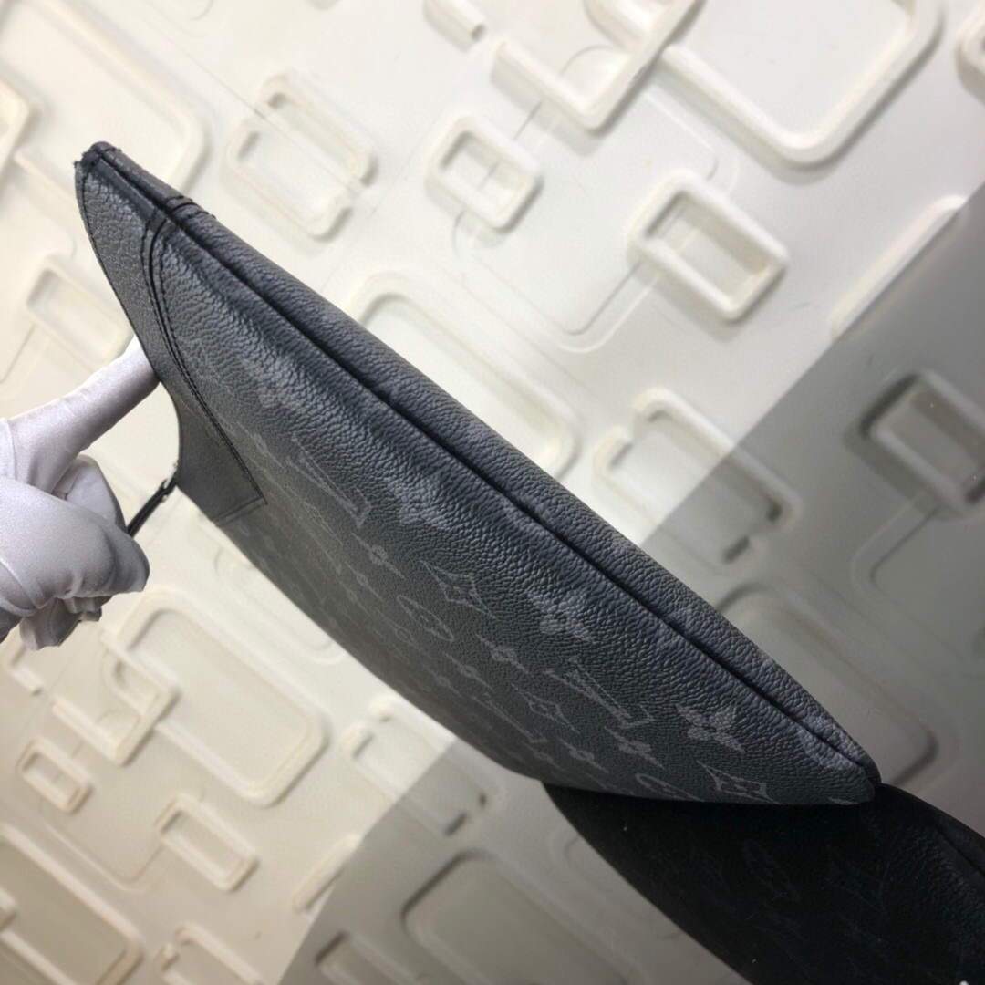 LV M62048 Louis Vuitton Daily Pouch Monogram Eclipse Canvas Bag M62942