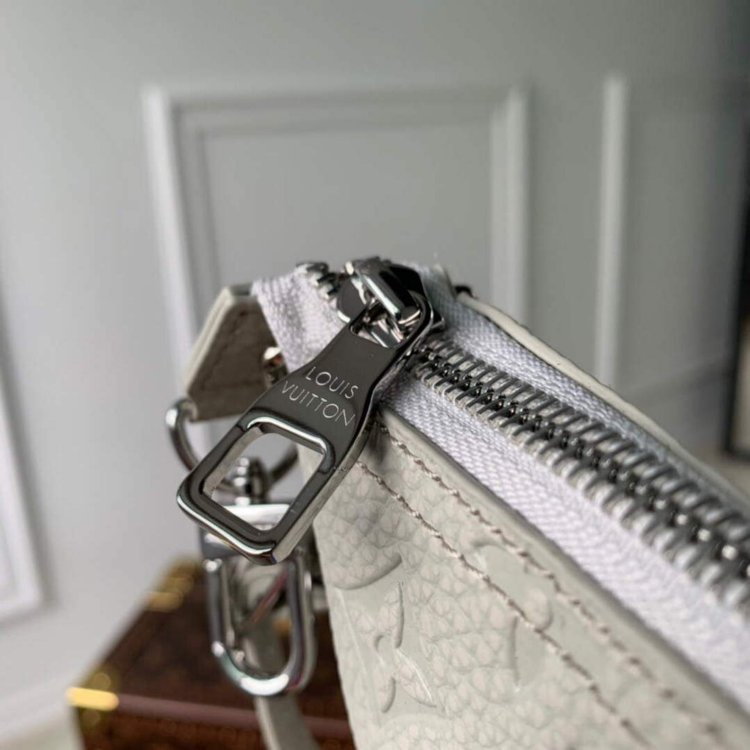 LV M20875 Louis Vuitton Hobo Cruiser PM Bag White