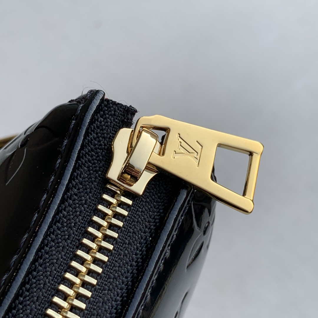 LV M20369 Louis Vuitton Coussin MM Bag Patent calfskin M57783 Black