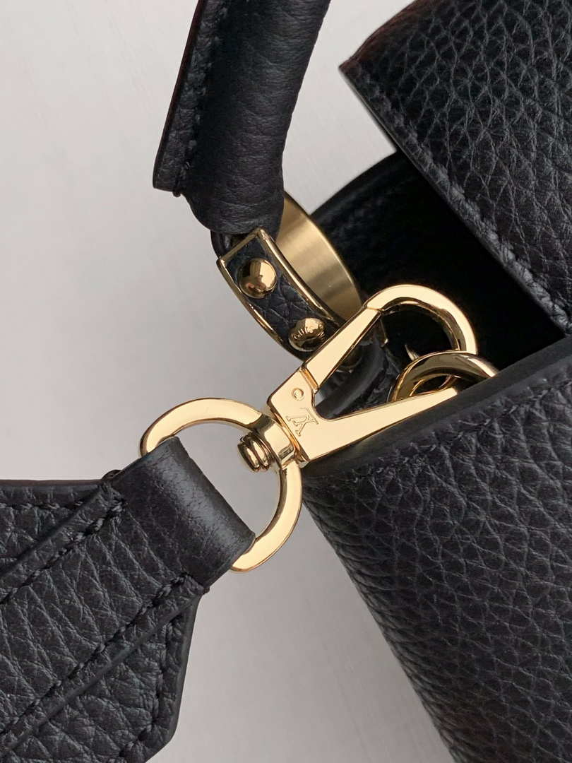 LV M56071 Louis Vuitton Capucines mini Leather Bag Black