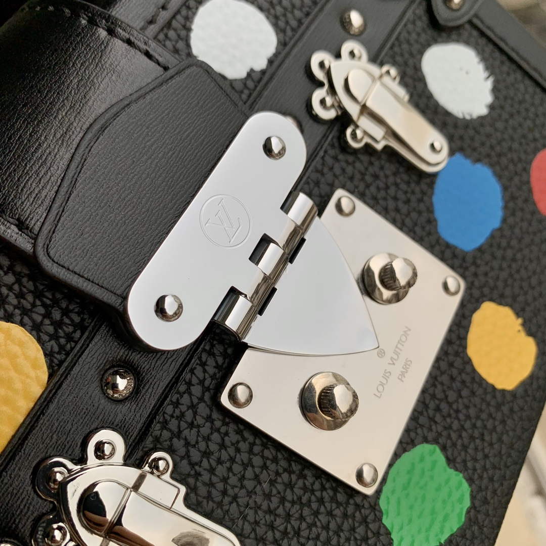 LV M21621 Louis Vuitton LV x YK Petite Malle Bag