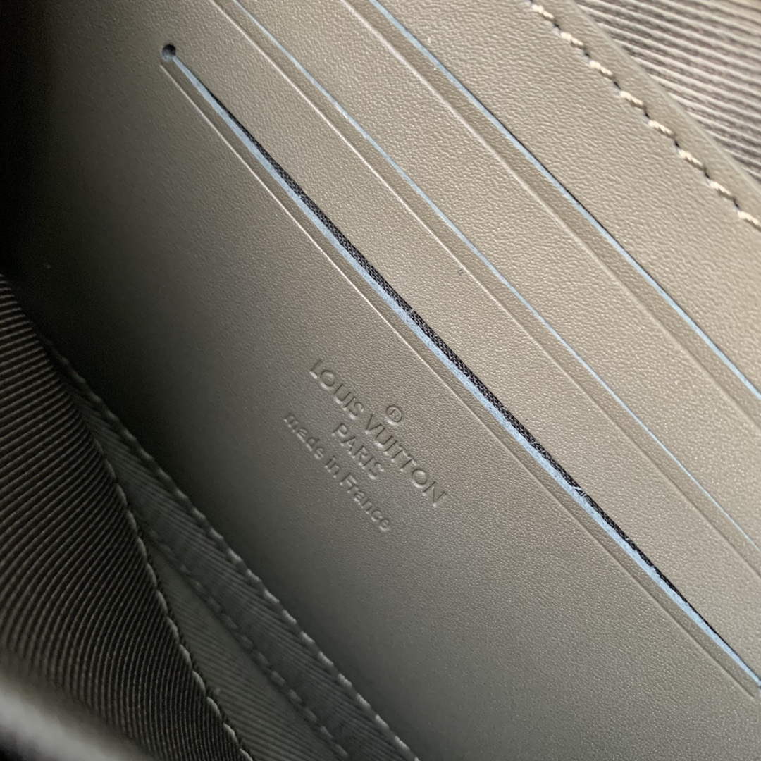 LV M59161 Louis Vuitton Alpha Wearable Wallet Green