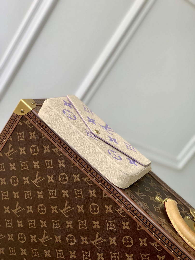LV M82610 Louis Vuitton Pochette F��licie Bag Taro Purple
