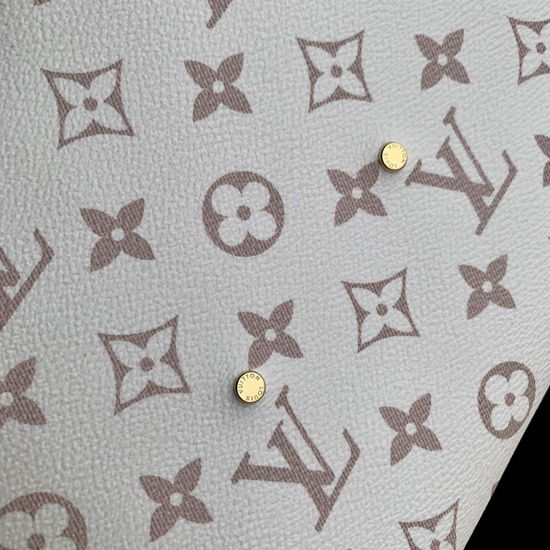 LV M24409 Louis Vuitton Atlantis GM Bag White