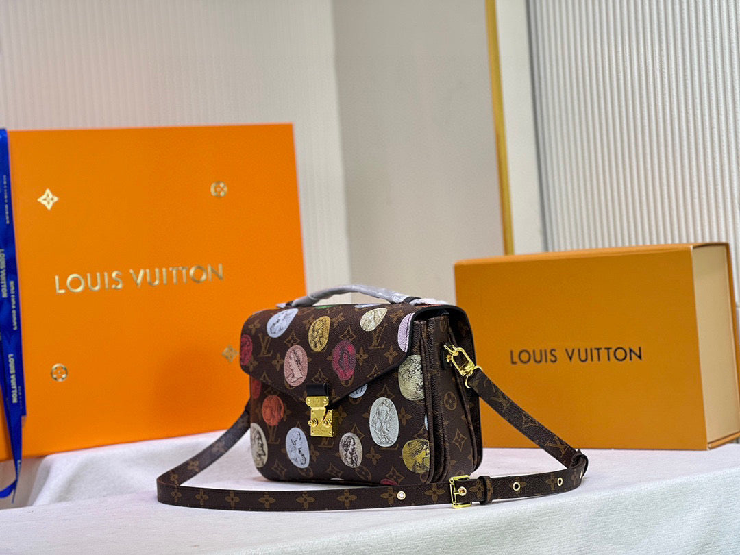 LV Louis vuitton M59257 Pochette Metis Bag monogram M40780