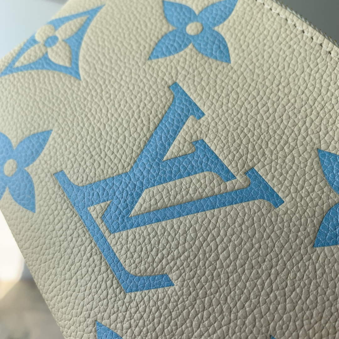 LV M45951 Louis Vuitton Pochette Cosmetique PM Blue