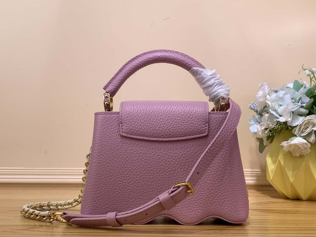 LV M22122 Louis Vuitton Capucines Mini Handbag Pink