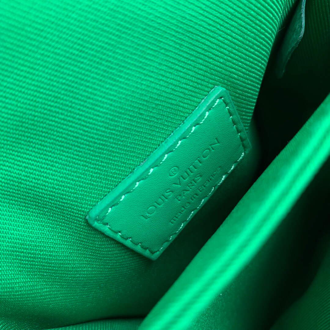 LV M81525 Louis Vuitton S-LOCK Vertical Wearable Wallet Minty Green