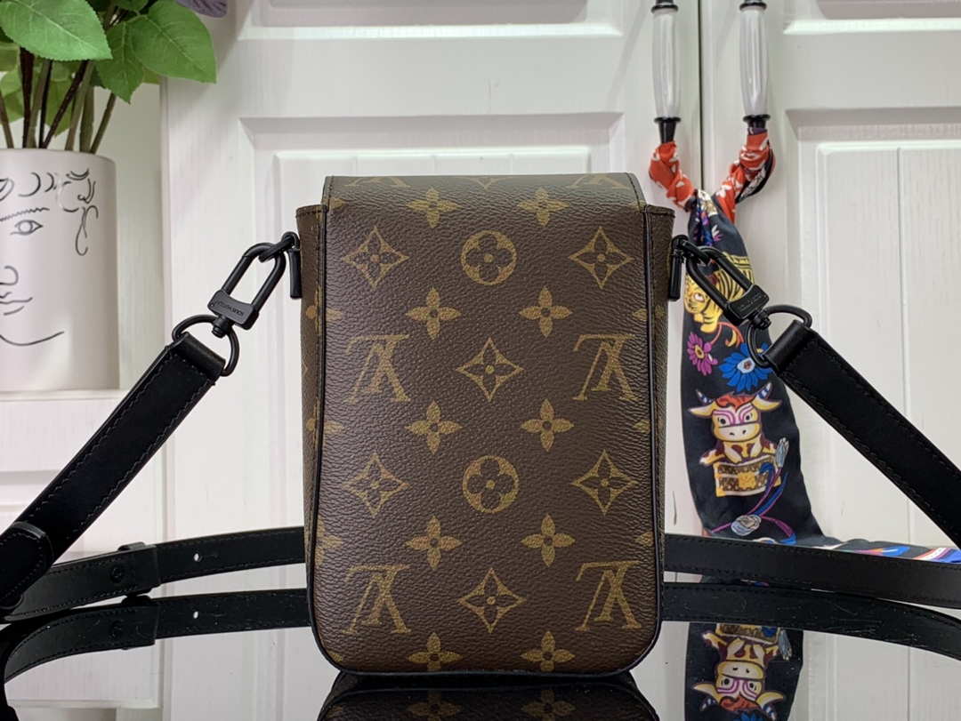 LV M81522 Louis Vuitton S-Lock Vertical Wearable Wallet Monogram