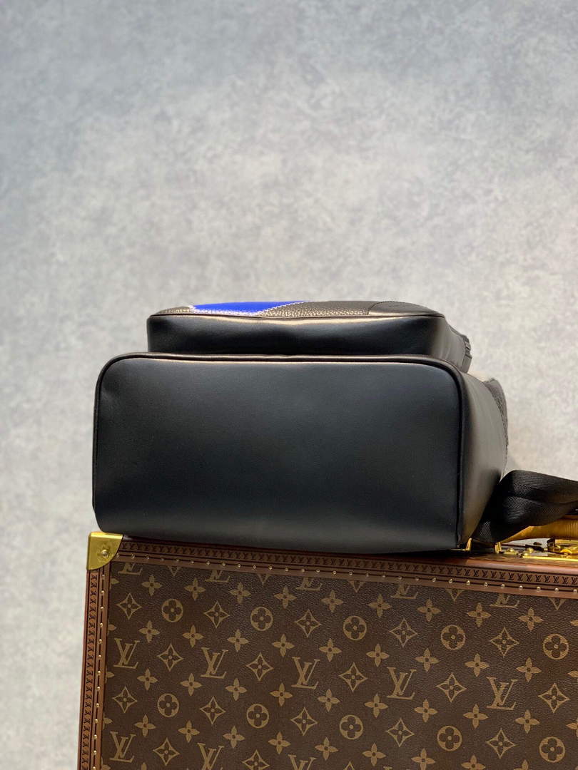 LV M59924 Louis Vuitton Dean Backpack Other Leathers