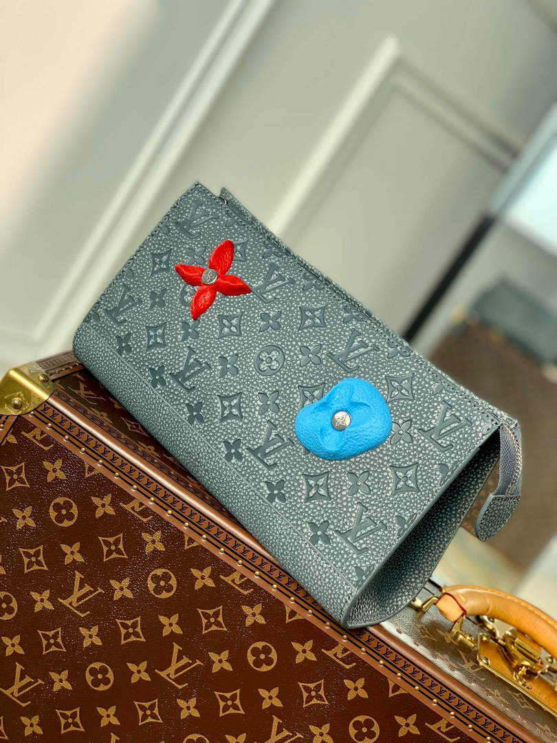 LV M81556 Louis Vuitton Pochette Voyage Other Leathers Granite