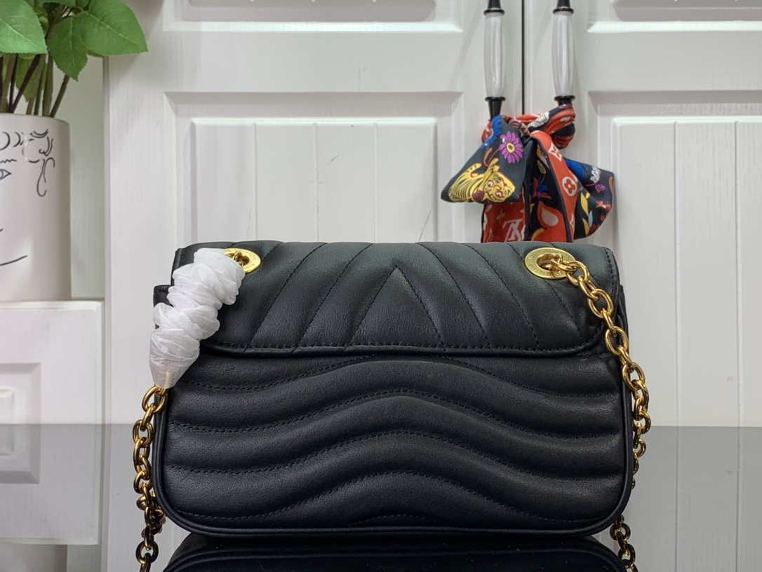 LV M20687 Louis Vuitton New Wave Multi-Pochette Leather M20838 Black