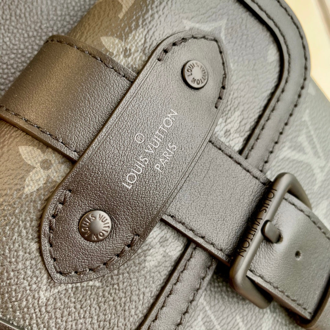 LV M45912 Louis Vuitton Saumur slingbag Monogram eclipse