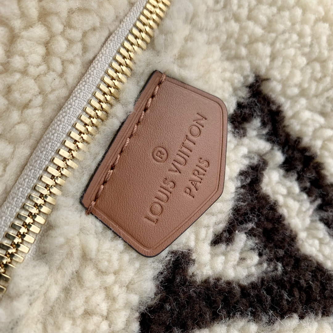 Louis Vuitton LV M23715 Bumbag Cream/Brown