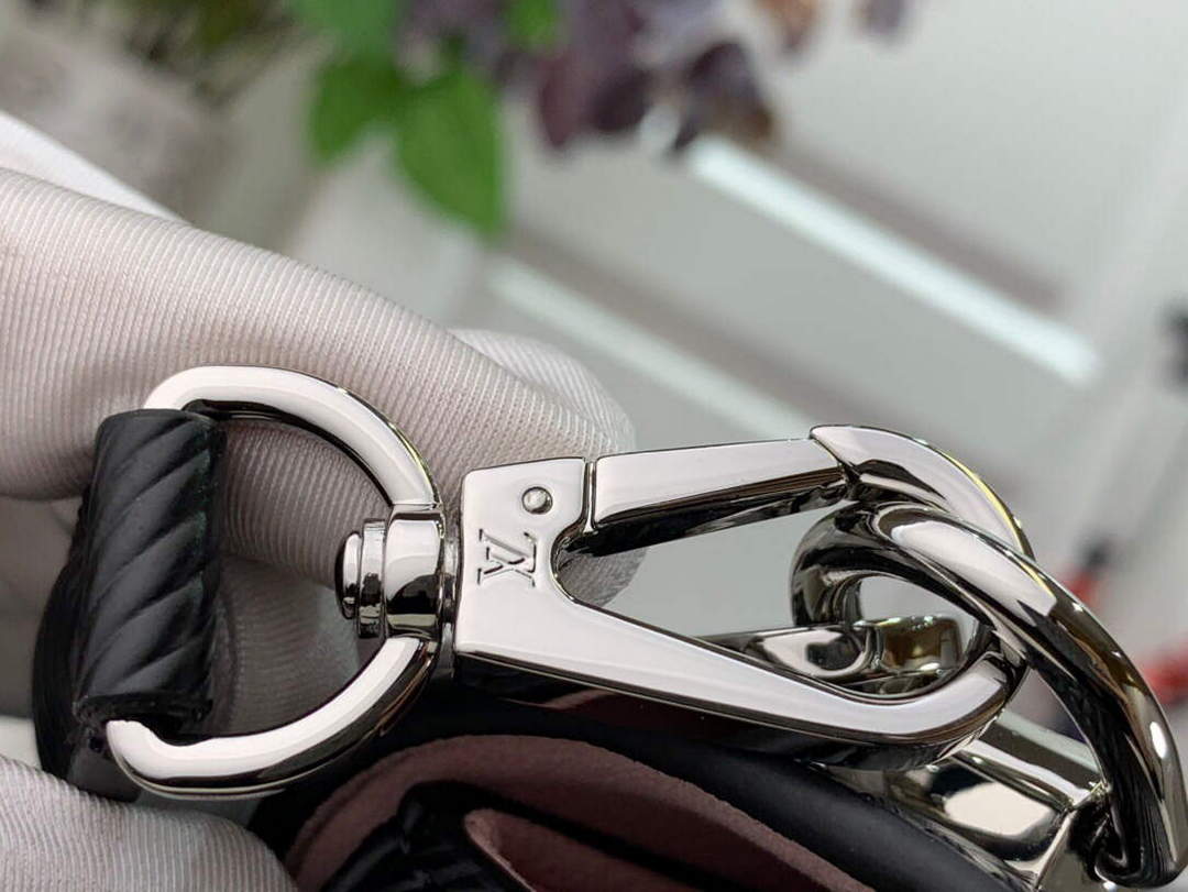 LV M59416 Louis Vuitton Twist MM Epi leather Handbag Black