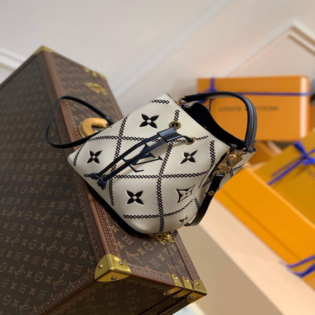 LV M46023 Louis Vuitton NONO BB Bucket Bag Beige