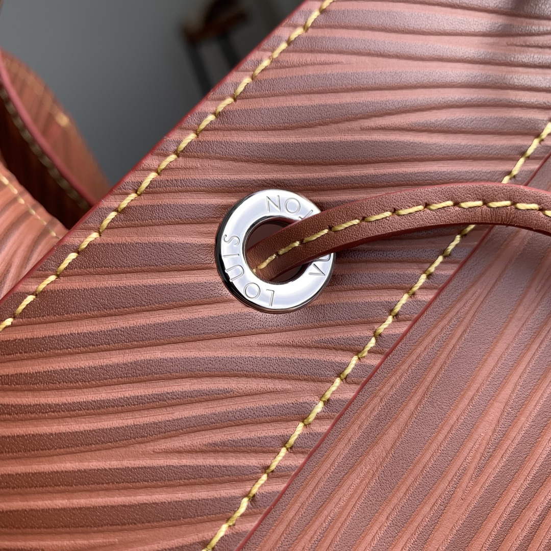 LV M23117 Louis Vuitton Maxi No�� Sling Bag Cognac