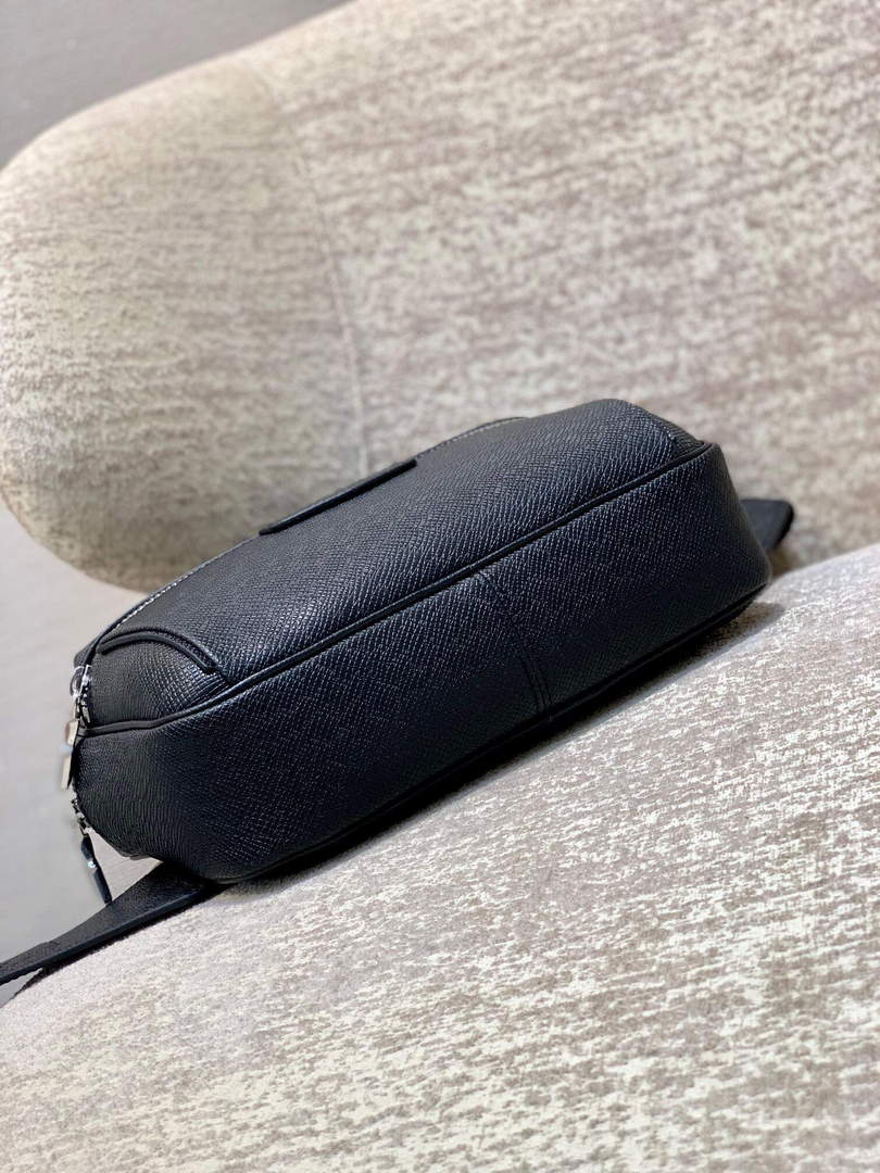LV M30245 Louis Vuitton Outdoor Bumbag Black