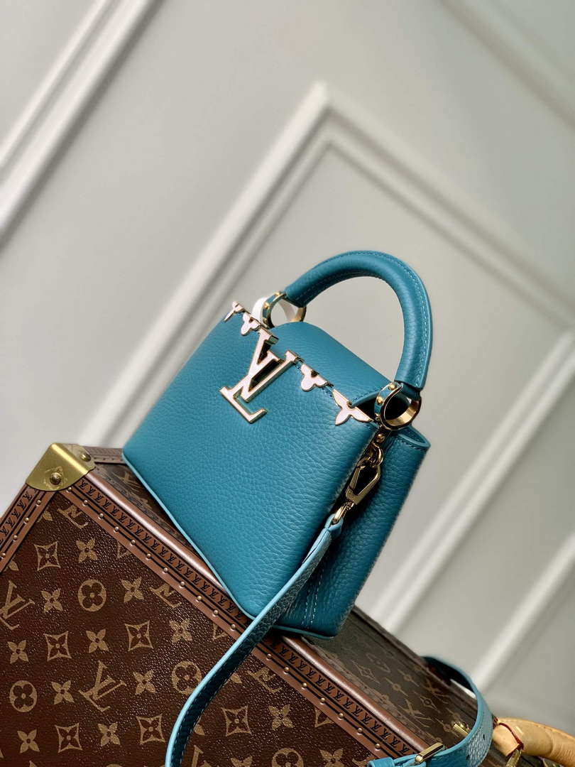 Louis Vuitton LV M23766 Capucines Mini Handbag Green