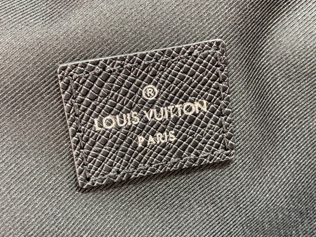 LV M30443 Louis Vuitton Avenue Sling Bag Black