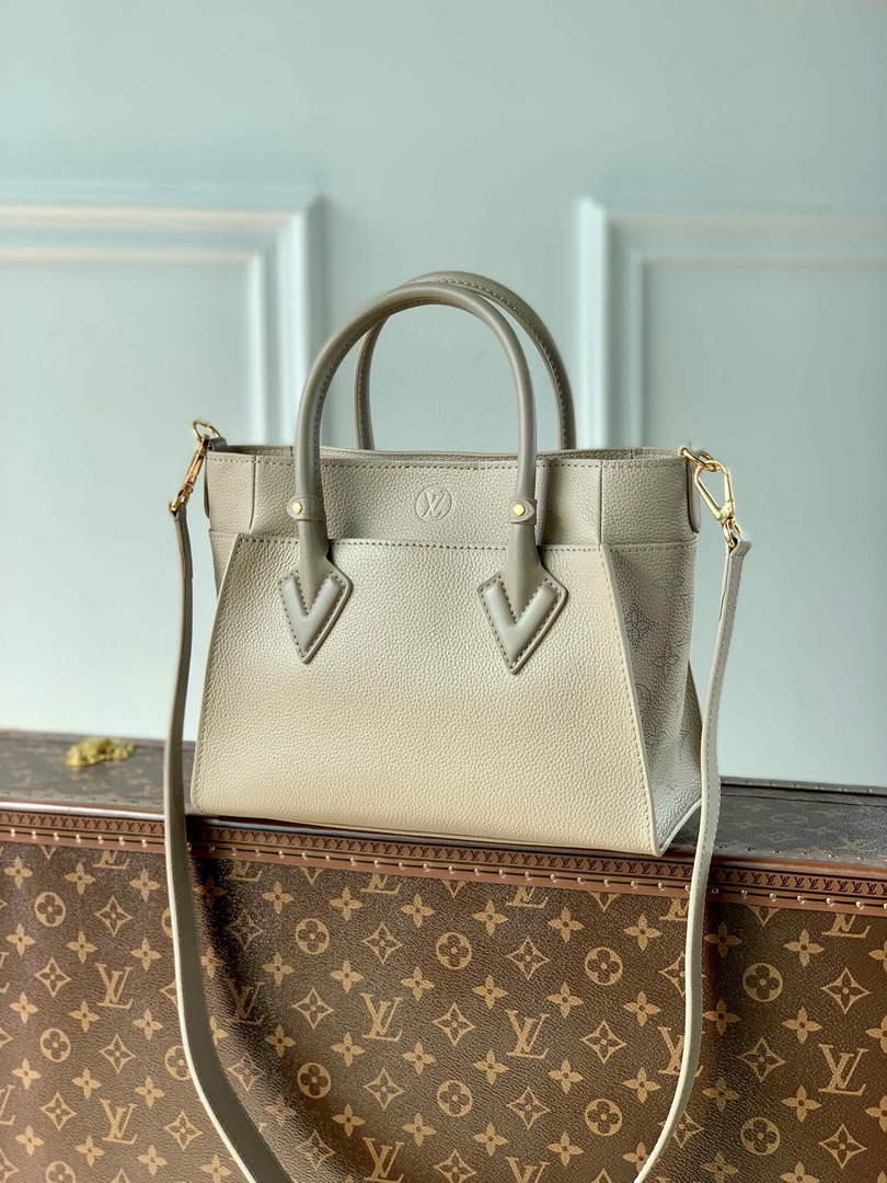 LV M57729 Louis Vuitton On My Side PM Tote Bag Beige