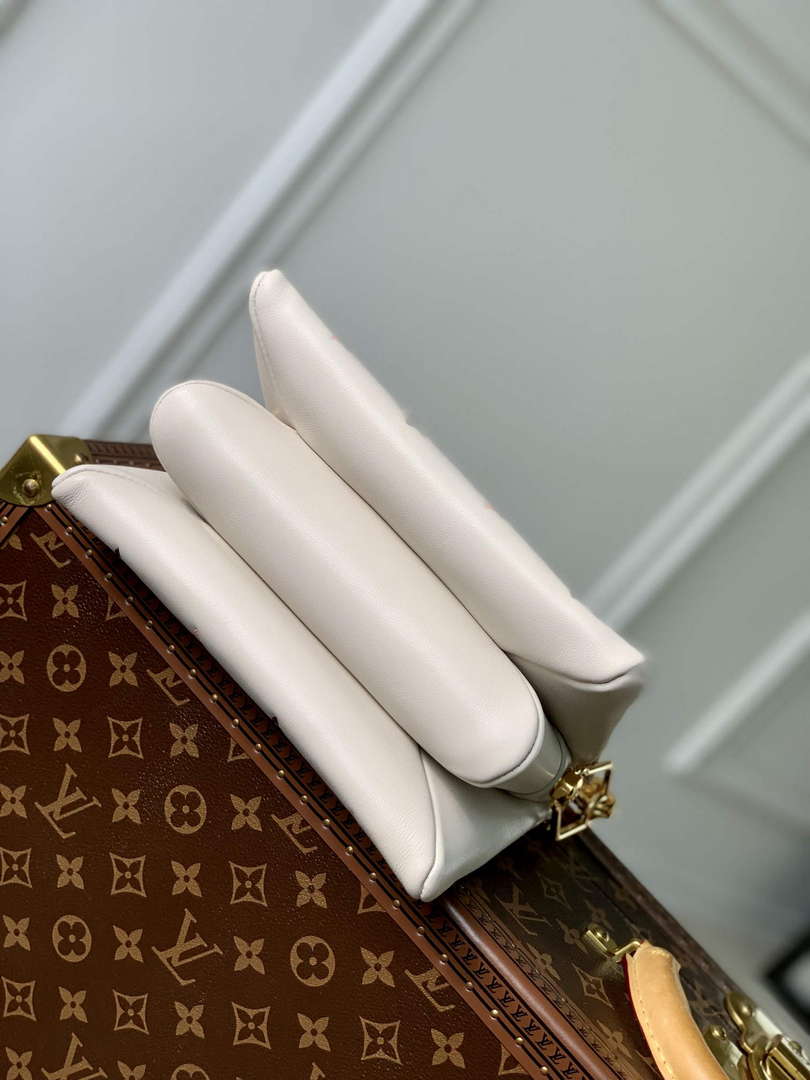 LV M22954 Louis Vuitton Coussin Mini Handbag Beige