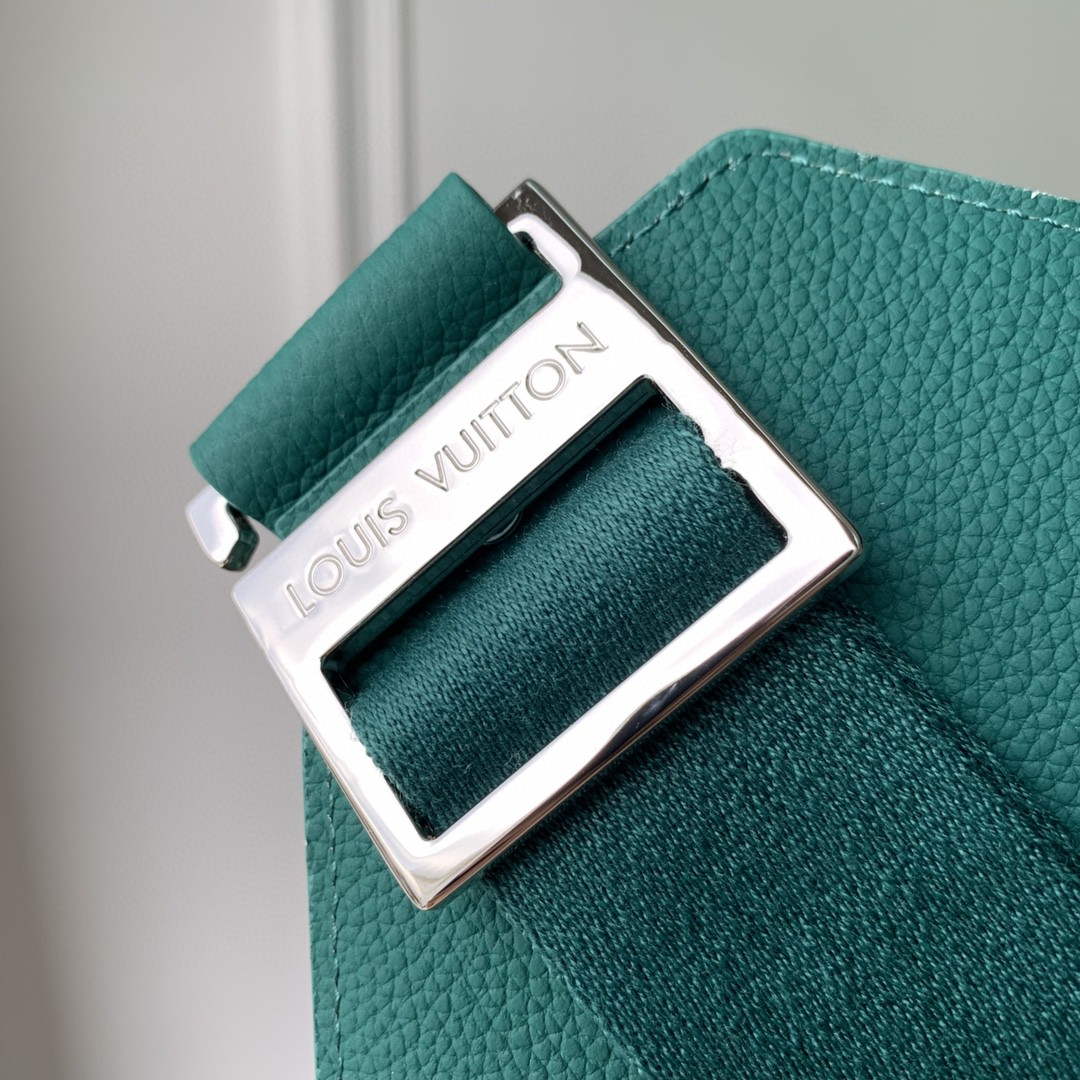 LV M22665 Louis Vuitton Takeoff Slingbag Green