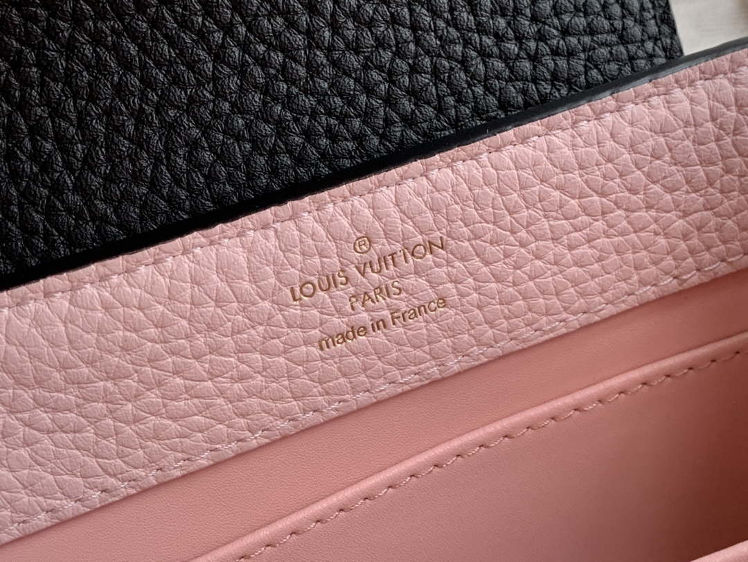 LV M22121 Louis Vuitton Capucines Mini Handbag Black