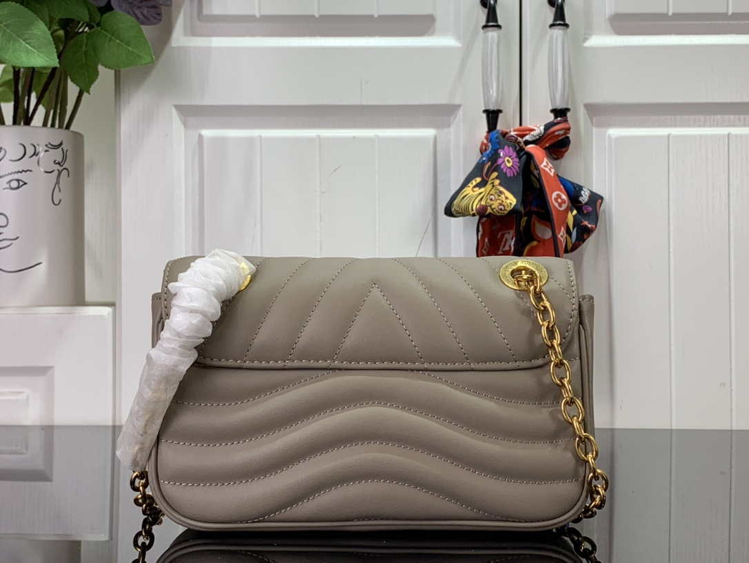 LV M20687 Louis Vuitton New Wave Multi-Pochette Leather M20838 Gray