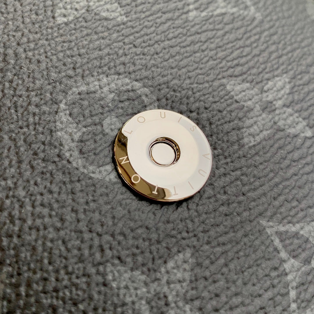 LV M45912 Louis Vuitton Saumur slingbag Monogram eclipse