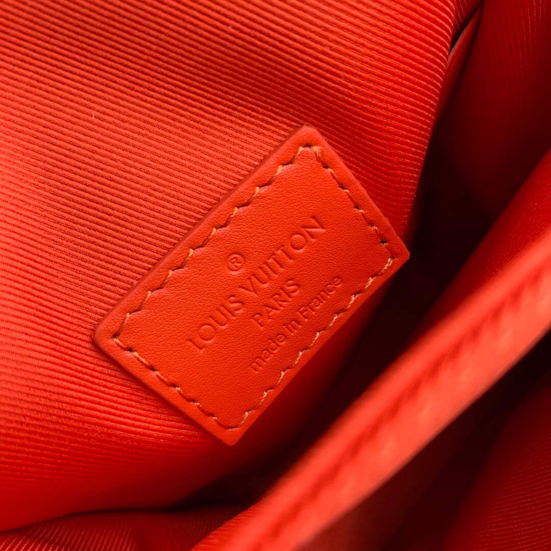 LV M81525 Louis Vuitton S-LOCK Vertical Wearable Wallet Orange