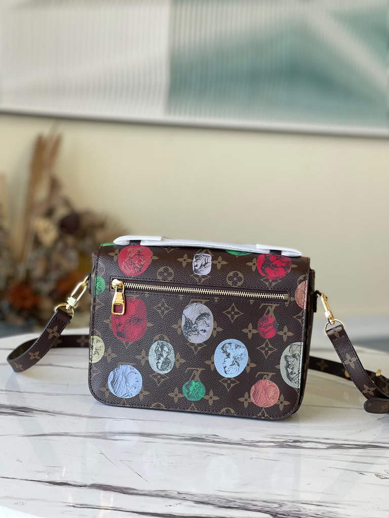 LV M59257 Louis vuitton M40780 Pochette Metis Bag monogram