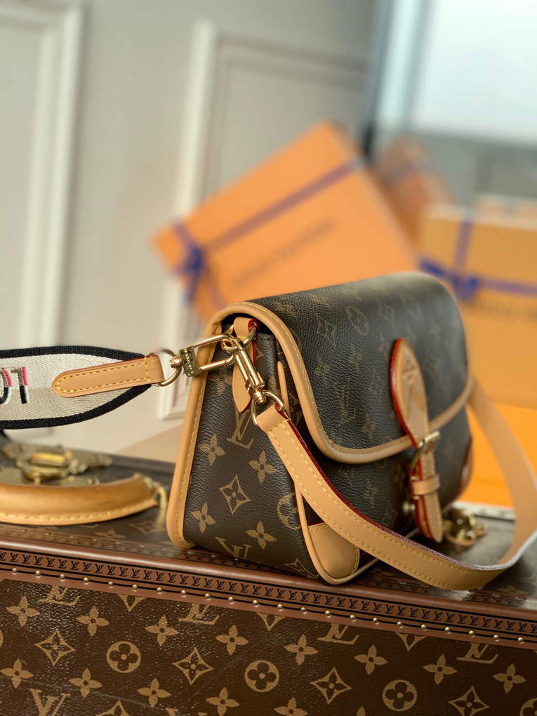 LV M45985 Louis Vuitton Diane Bag Monogram M46049