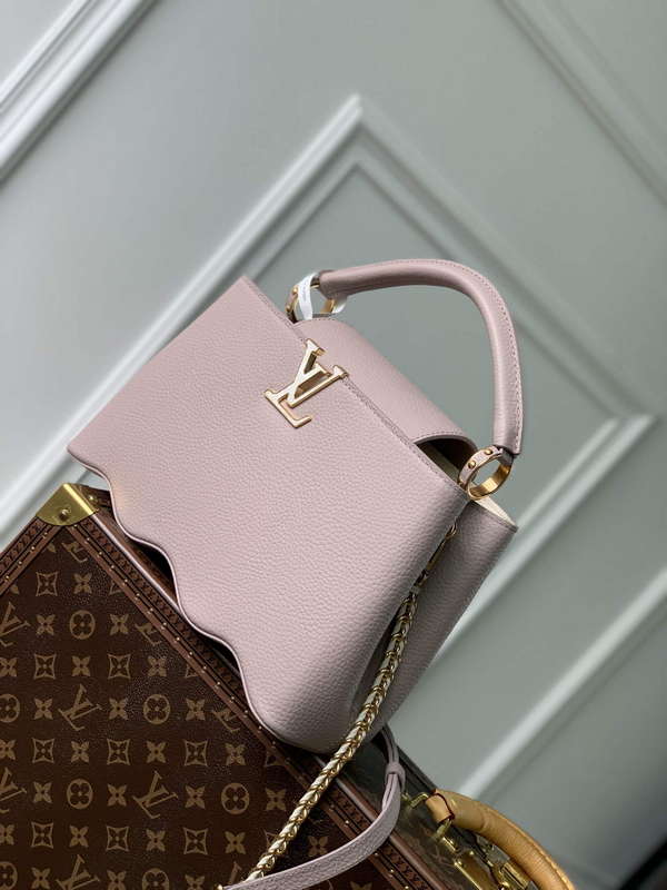 LV M22122 Louis Vuitton Capucines MM Handbag Wisteria