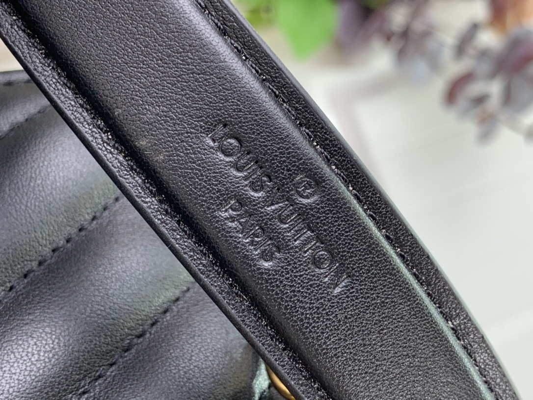 LV M20687 Louis Vuitton New Wave Multi-Pochette Leather M20838 Black