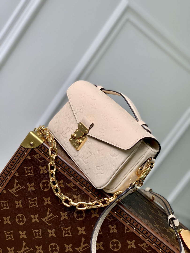 LV M22942 Louis Vuitton Pochette M��tis East West Handbag Cr��me Beige